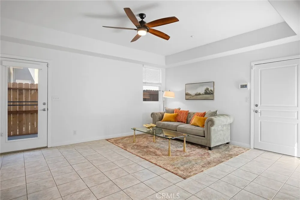 7101 Oso Avenue #14 Winnetka, CA 91306