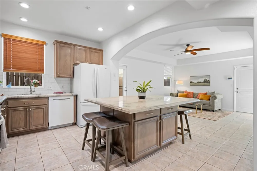 7101 Oso Avenue #14 Winnetka, CA 91306