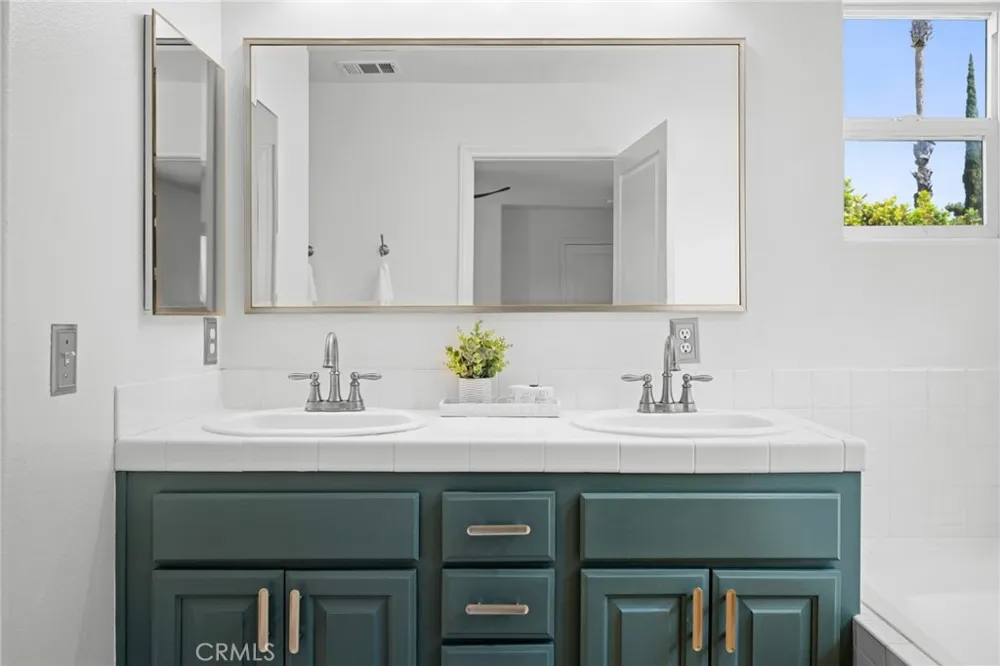 7101 Oso Avenue #14 Winnetka, CA 91306