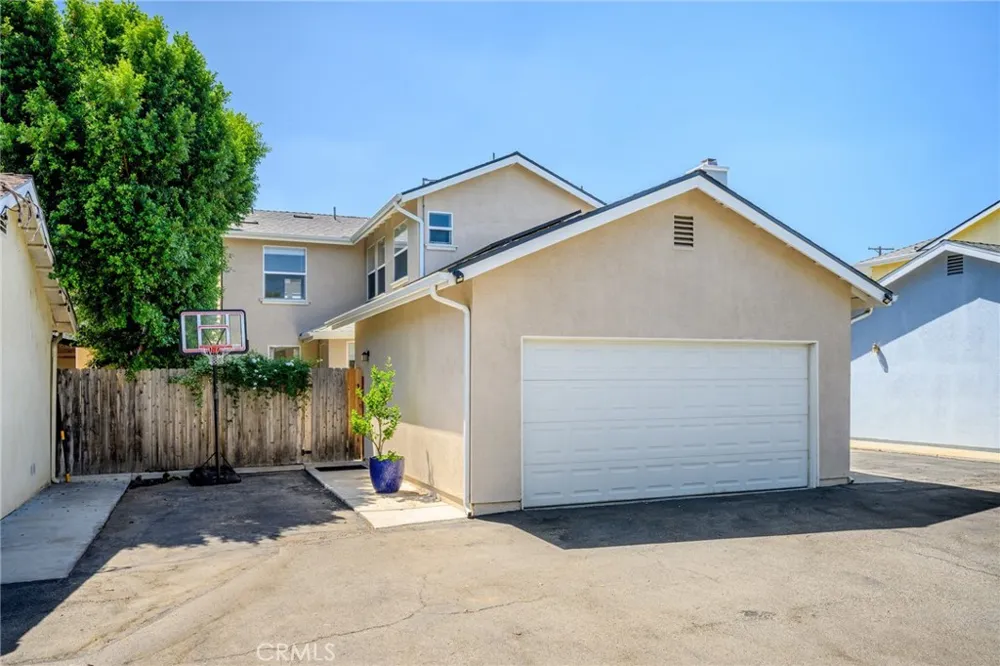 7101 Oso Avenue #14 Winnetka, CA 91306