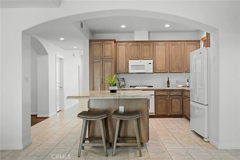 7101 Oso Avenue #14 Winnetka, CA 91306