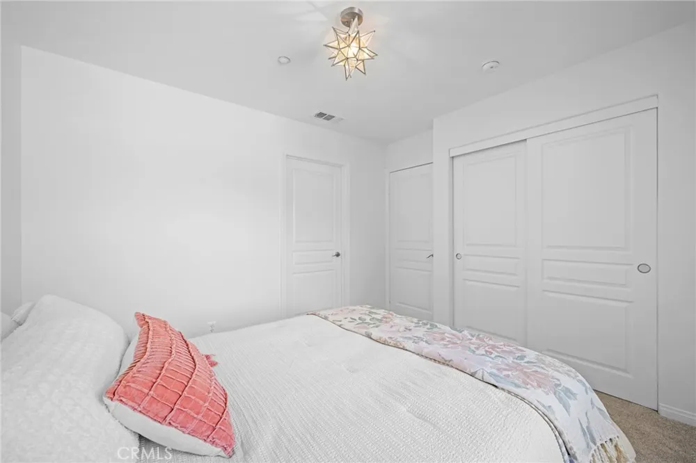 7101 Oso Avenue #14 Winnetka, CA 91306