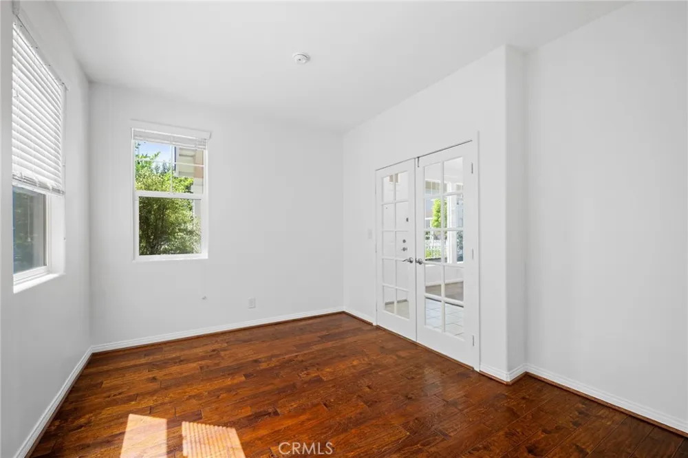 7101 Oso Avenue #14 Winnetka, CA 91306