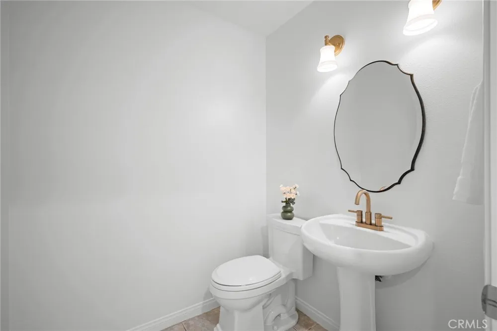 7101 Oso Avenue #14 Winnetka, CA 91306