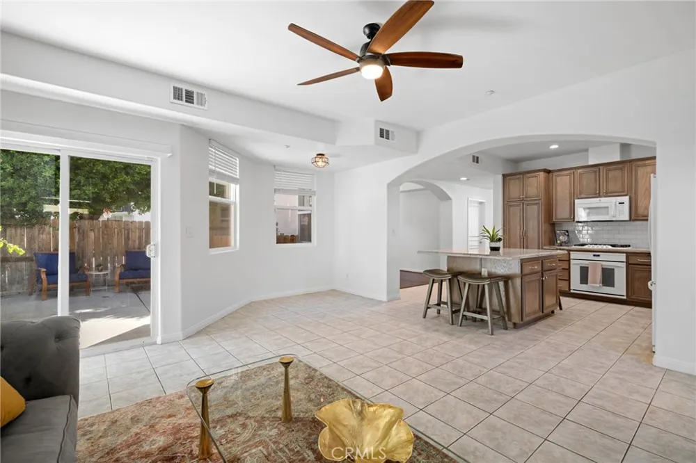 7101 Oso Avenue #14 Winnetka, CA 91306