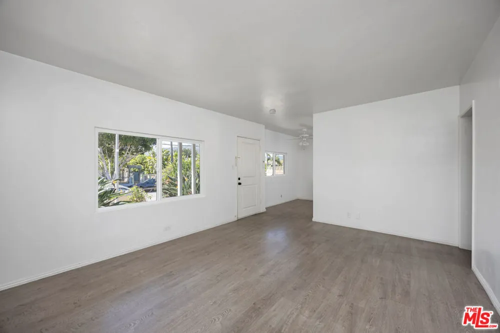 3943 Seneca Avenue Los Angeles, CA 90039