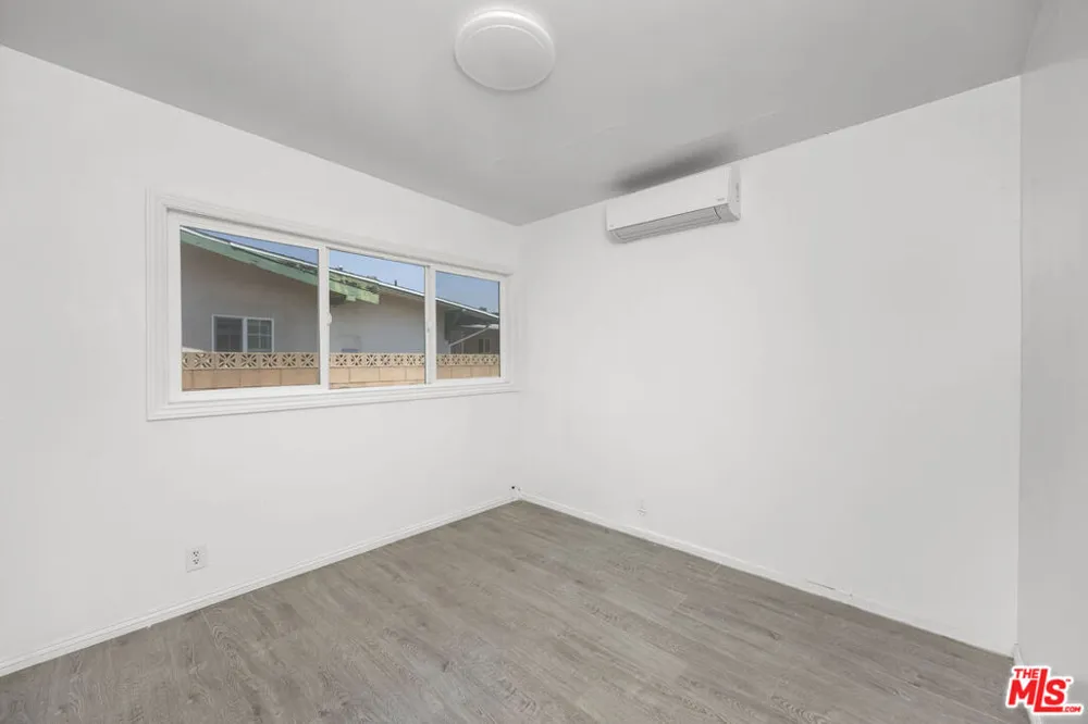 3943 Seneca Avenue Los Angeles, CA 90039
