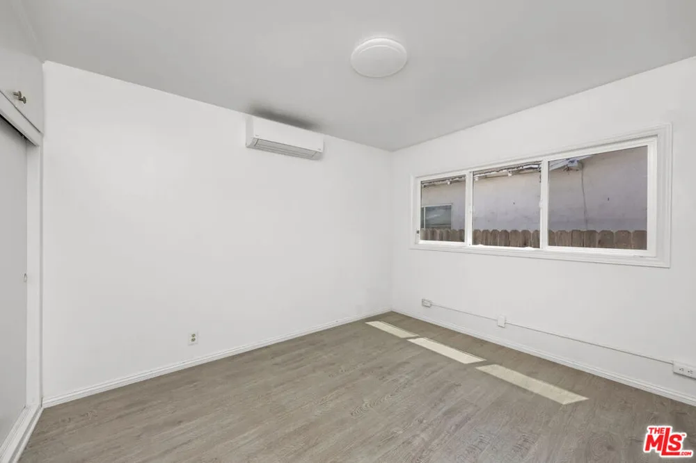 3943 Seneca Avenue Los Angeles, CA 90039