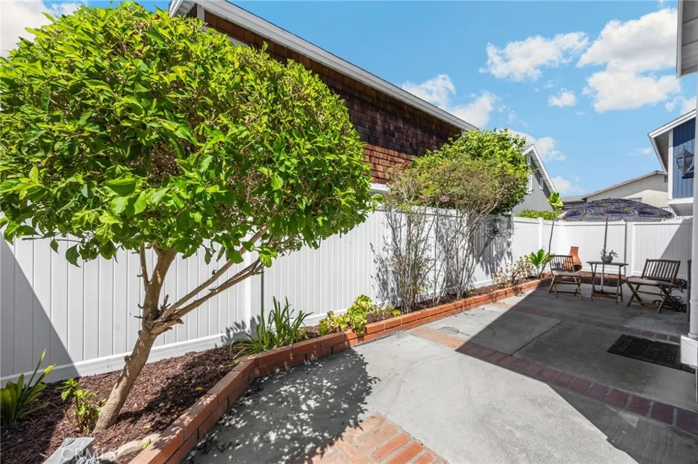 2210 Pacific Ave. #F1 Costa Mesa, CA 92627