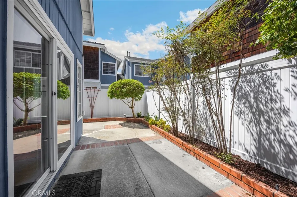 2210 Pacific Ave. #F1 Costa Mesa, CA 92627