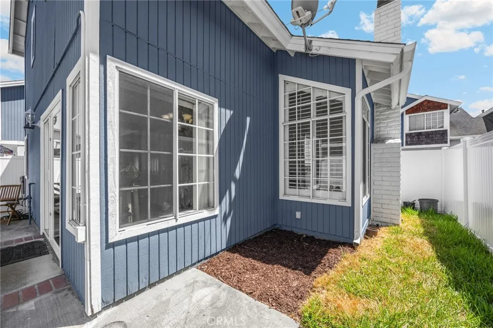 2210 Pacific Ave. #F1 Costa Mesa, CA 92627