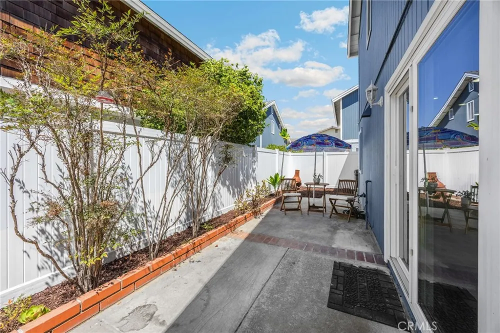 2210 Pacific Ave. #F1 Costa Mesa, CA 92627
