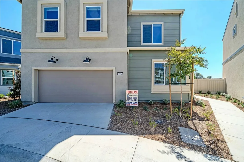 1002 Citron Fullerton, CA 92835