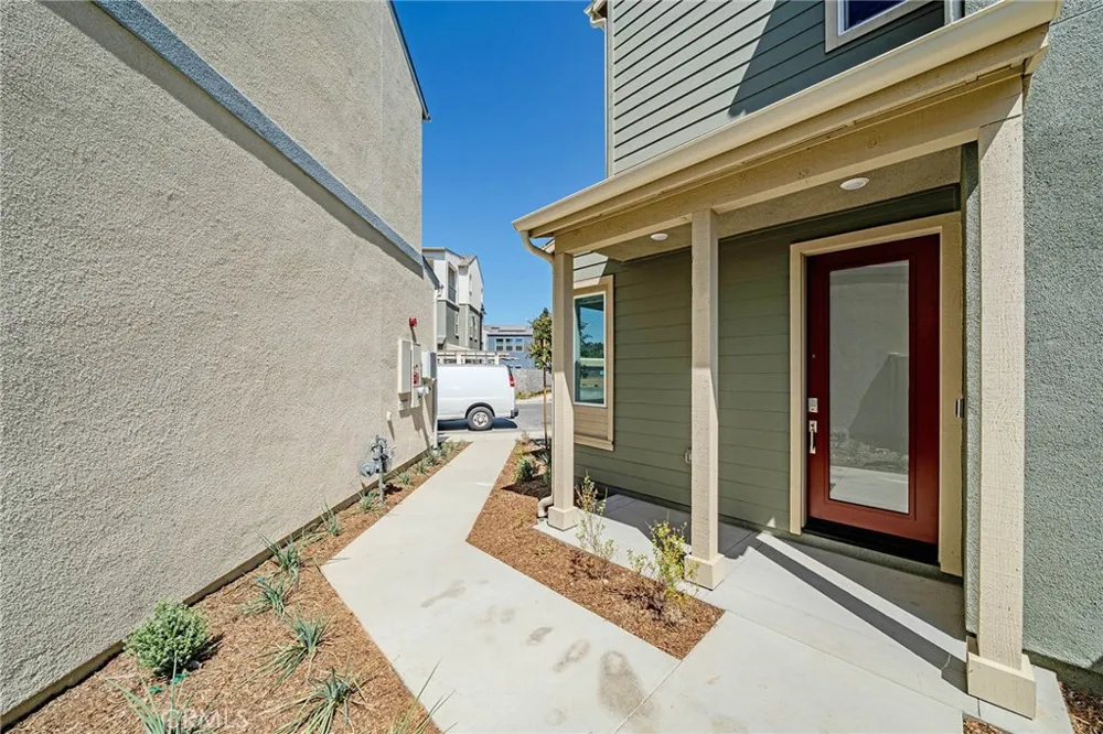 1002 Citron Fullerton, CA 92835