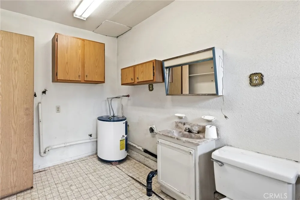 1436 3rd La Verne, CA 91750