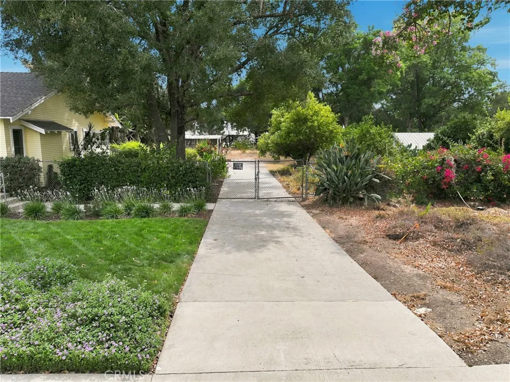 1436 3rd La Verne, CA 91750