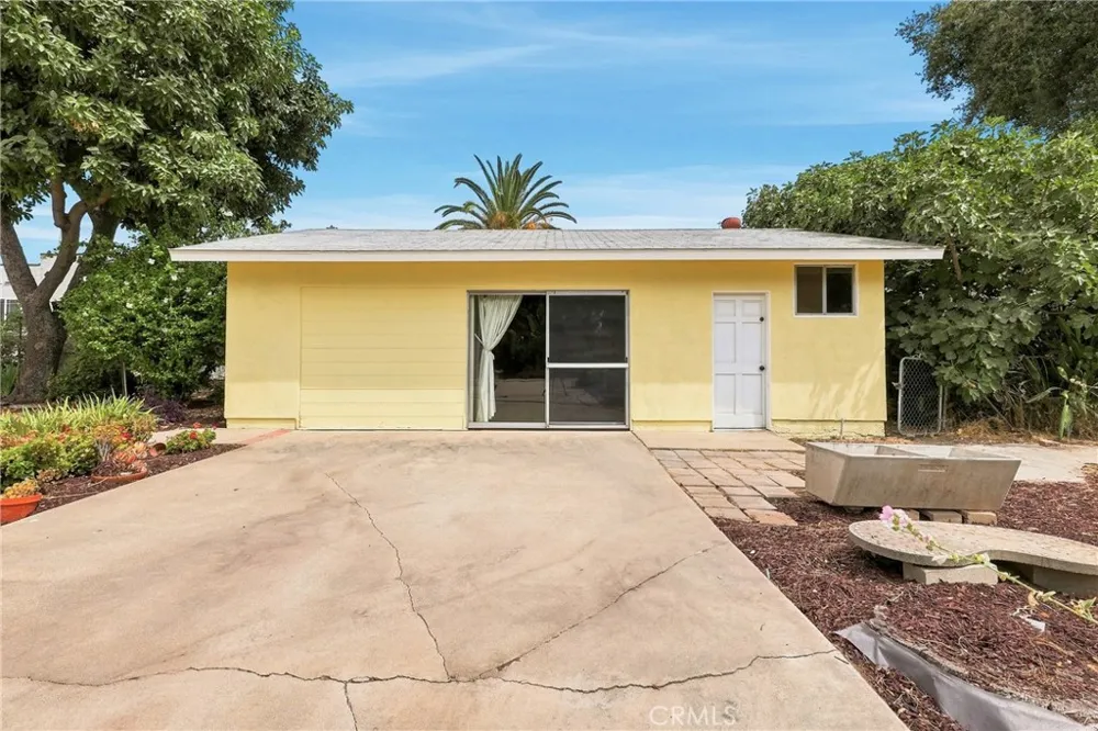 1436 3rd La Verne, CA 91750