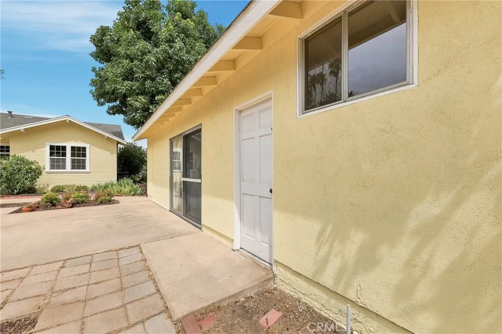 1436 3rd La Verne, CA 91750