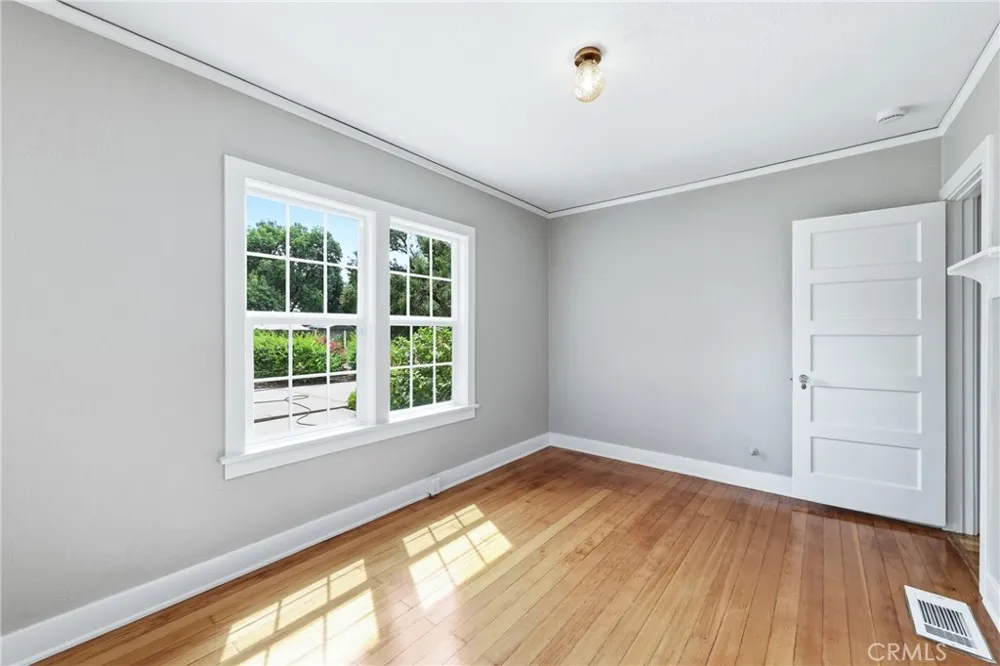 1436 3rd La Verne, CA 91750