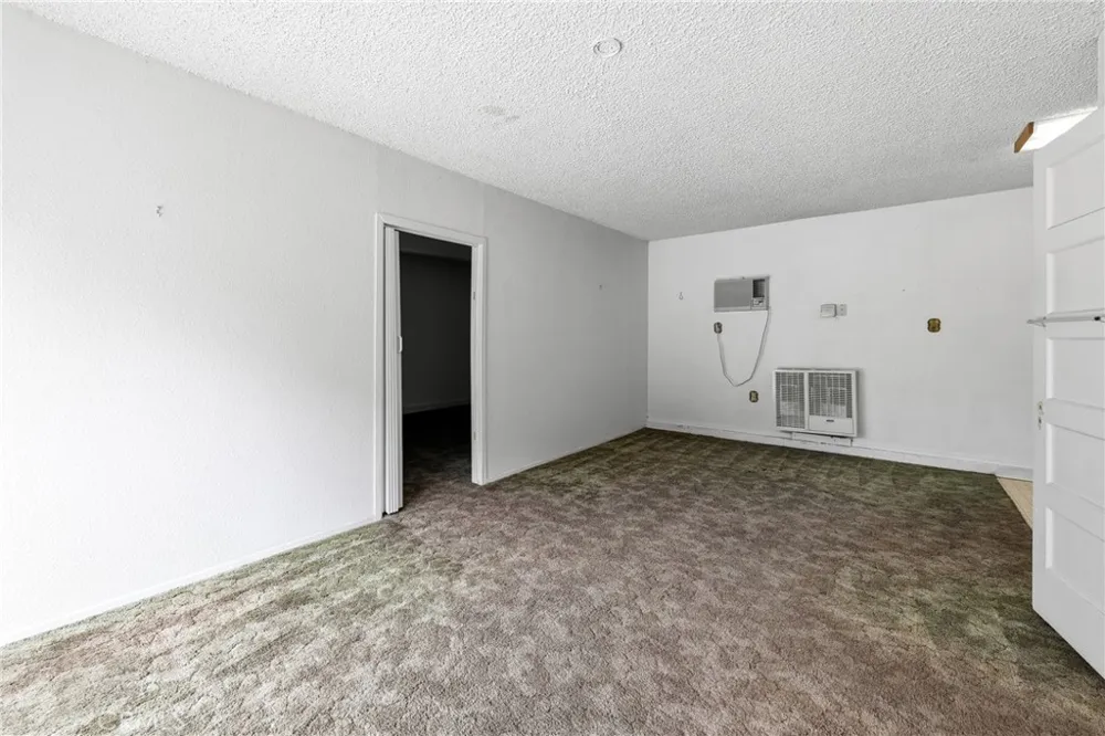 1436 3rd La Verne, CA 91750