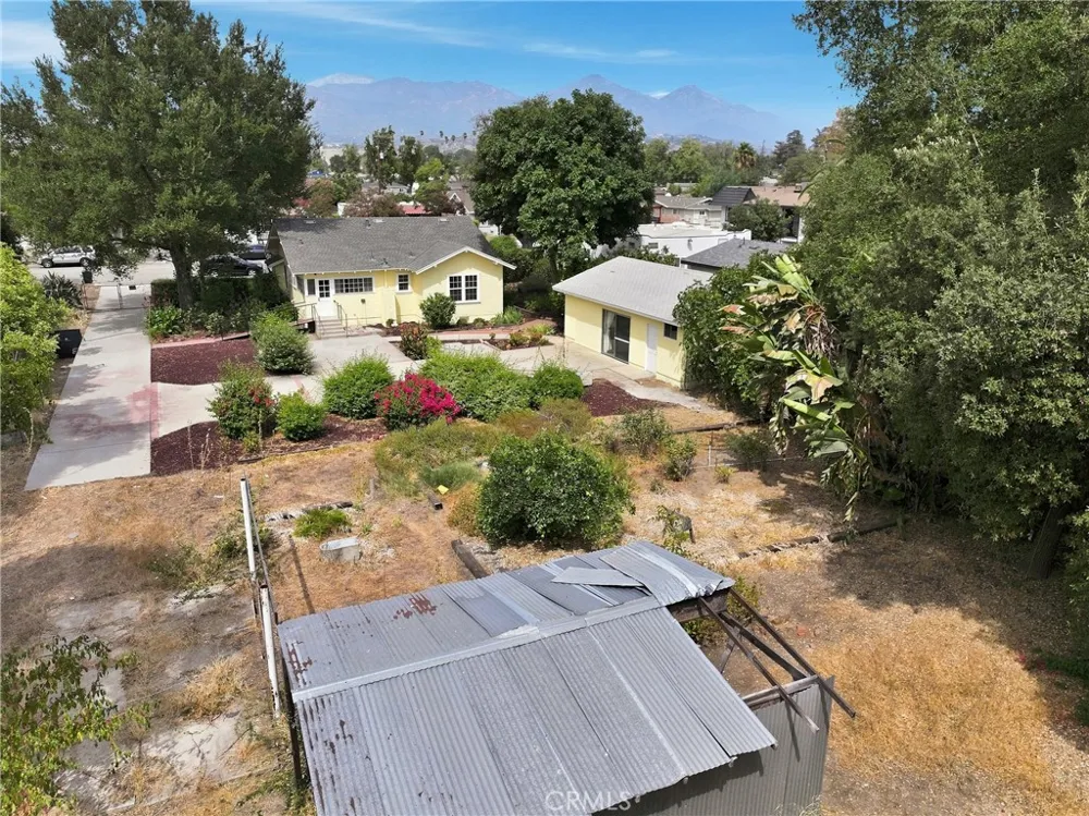 1436 3rd La Verne, CA 91750