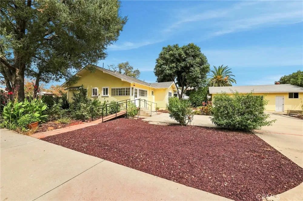 1436 3rd La Verne, CA 91750