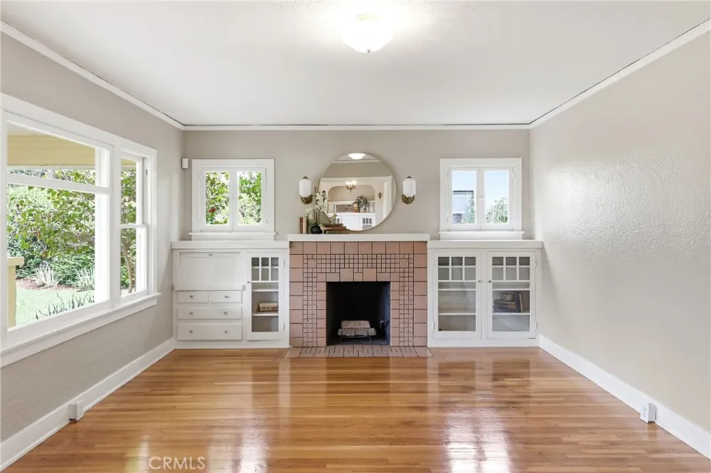 1436 3rd La Verne, CA 91750