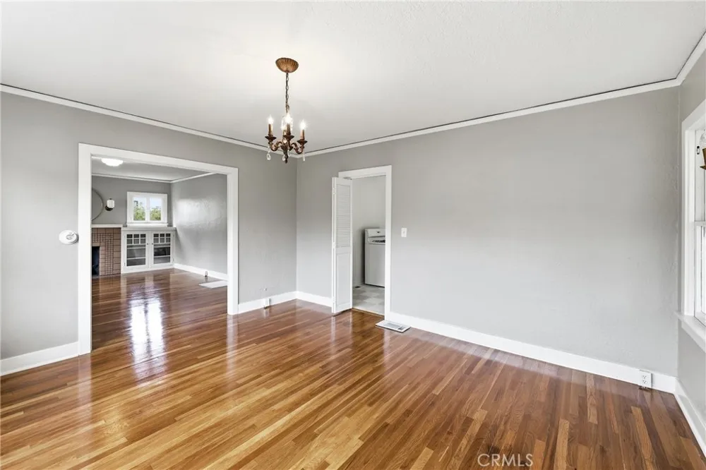 1436 3rd La Verne, CA 91750