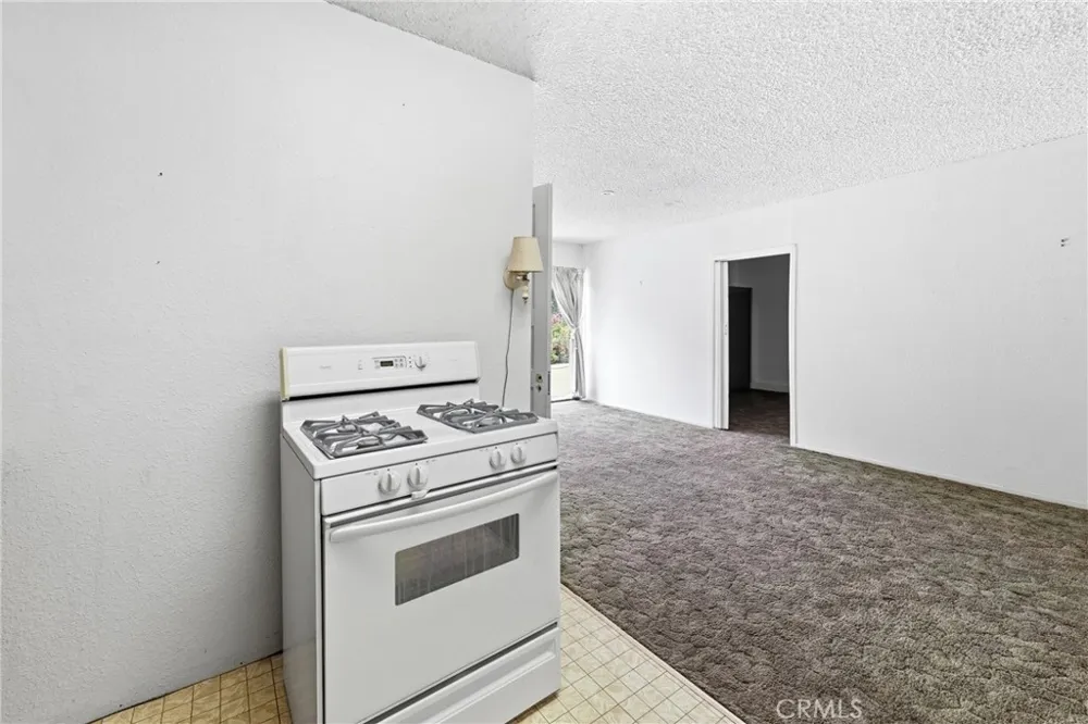 1436 3rd La Verne, CA 91750