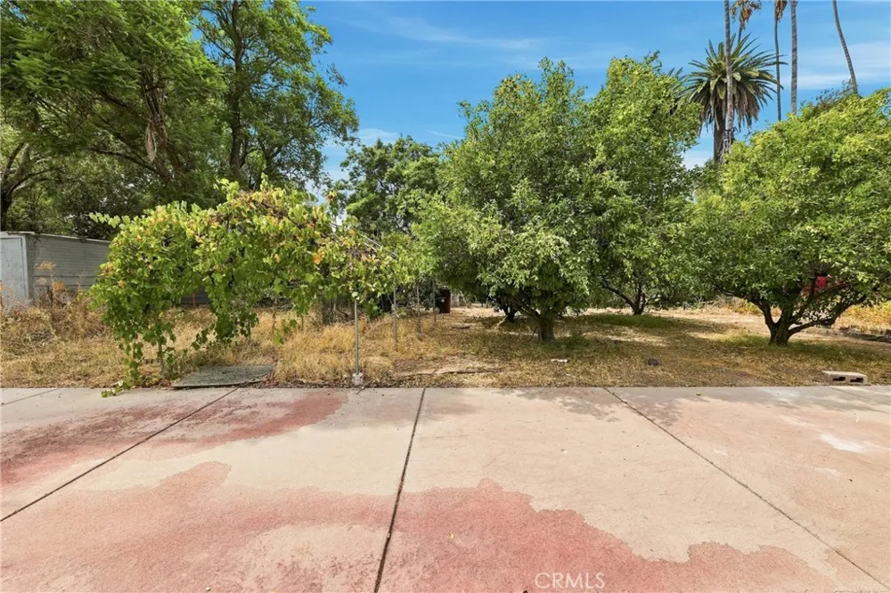 1436 3rd La Verne, CA 91750
