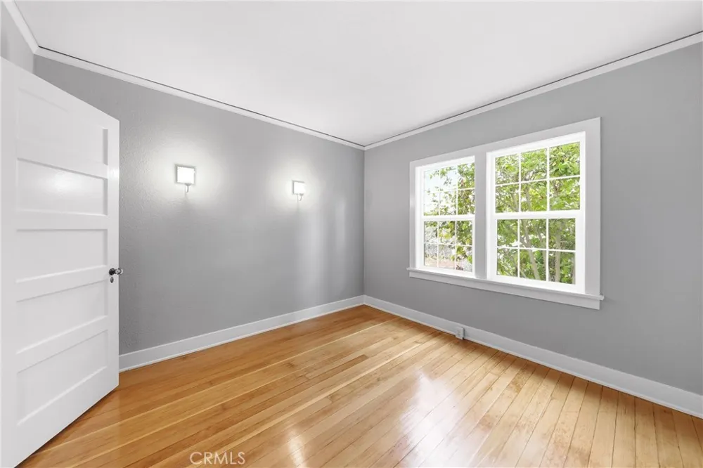 1436 3rd La Verne, CA 91750