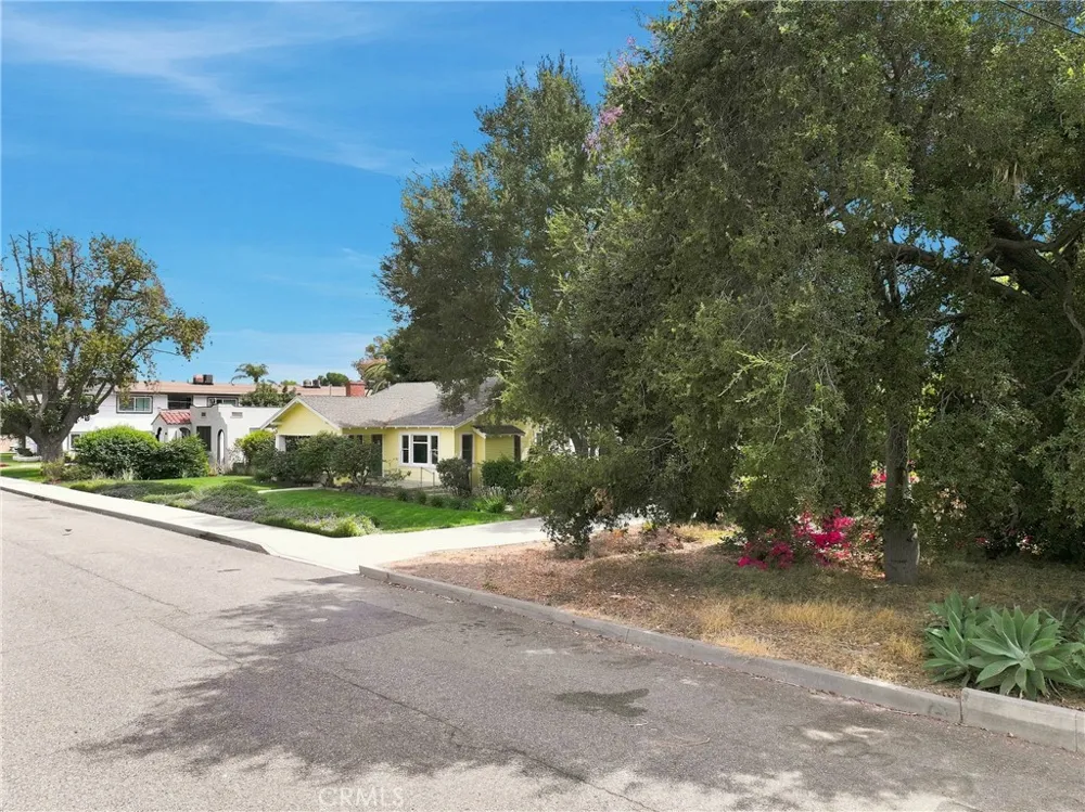 1436 3rd La Verne, CA 91750