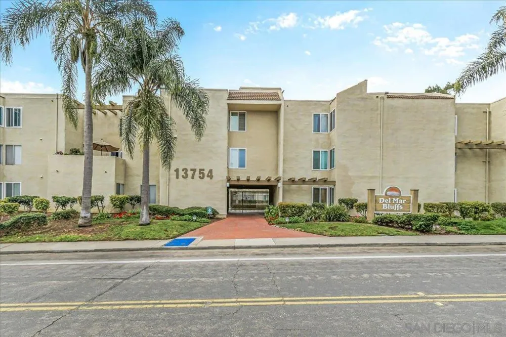 13754 Mango Dr #123 Del Mar, CA 92014