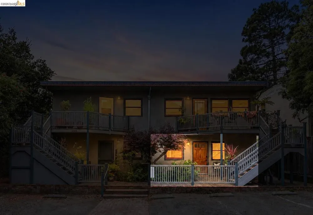2922 Hillegass Ave #B Berkeley, CA 94705