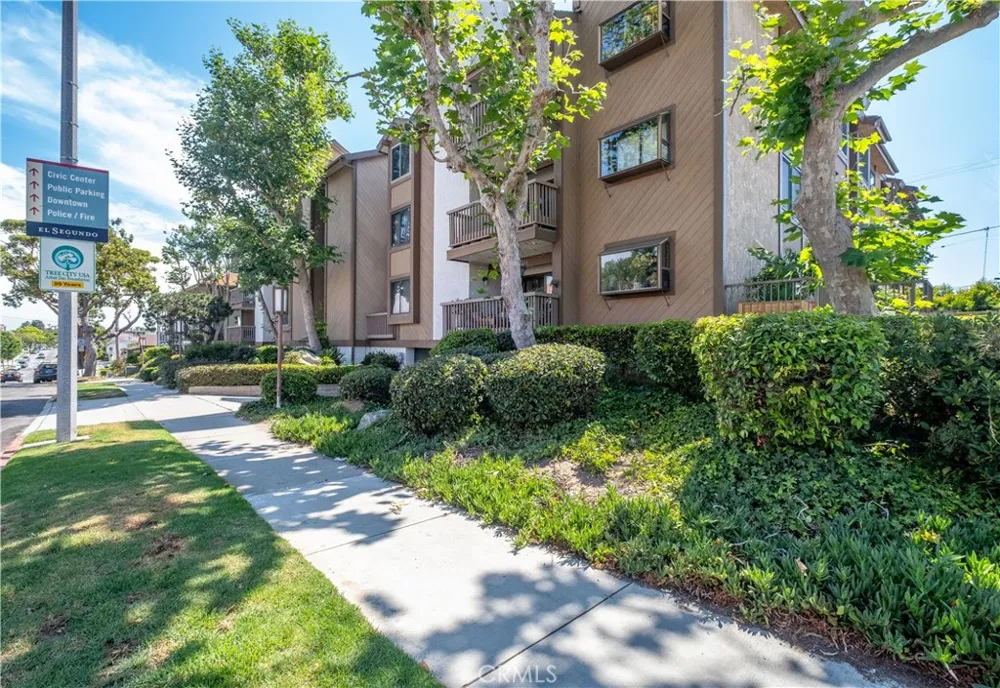 935 Main El Segundo, CA 90245