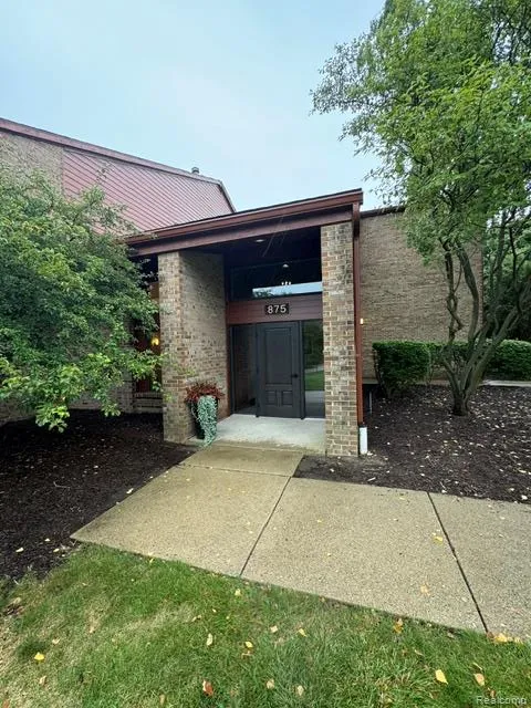 875 Greenview Court #62 Rochester Hills City, MI 48307