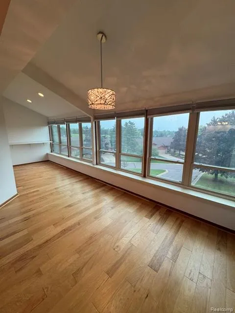 875 Greenview Court #62 Rochester Hills City, MI 48307