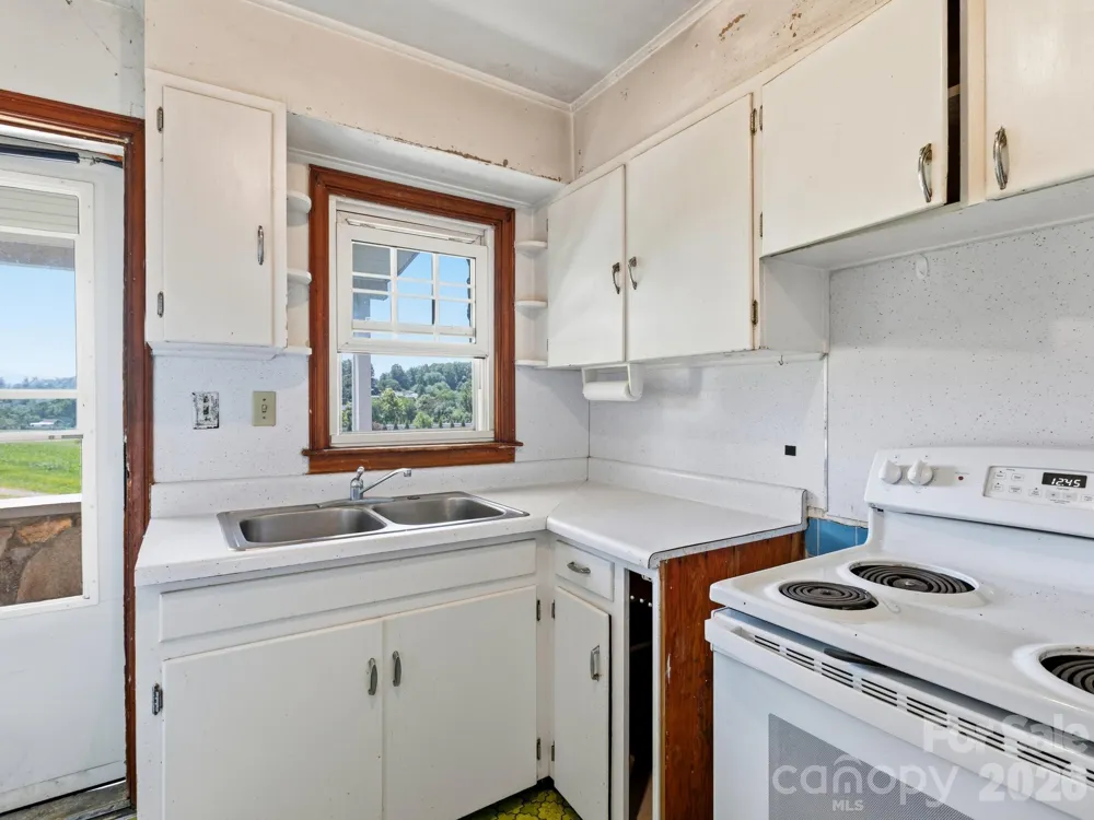 1279 Charlotte Highway Fairview, NC 28730