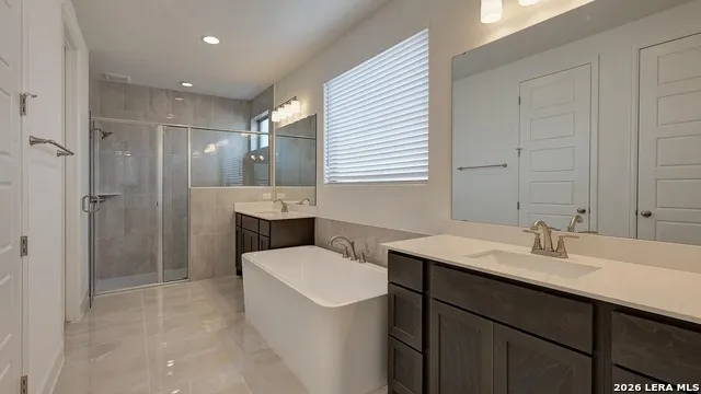 137 Cherrybark Oak Castroville, TX 78009