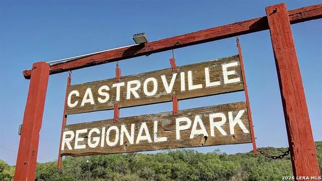 137 Cherrybark Oak Castroville, TX 78009