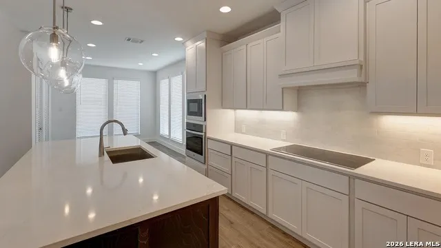 137 Cherrybark Oak Castroville, TX 78009
