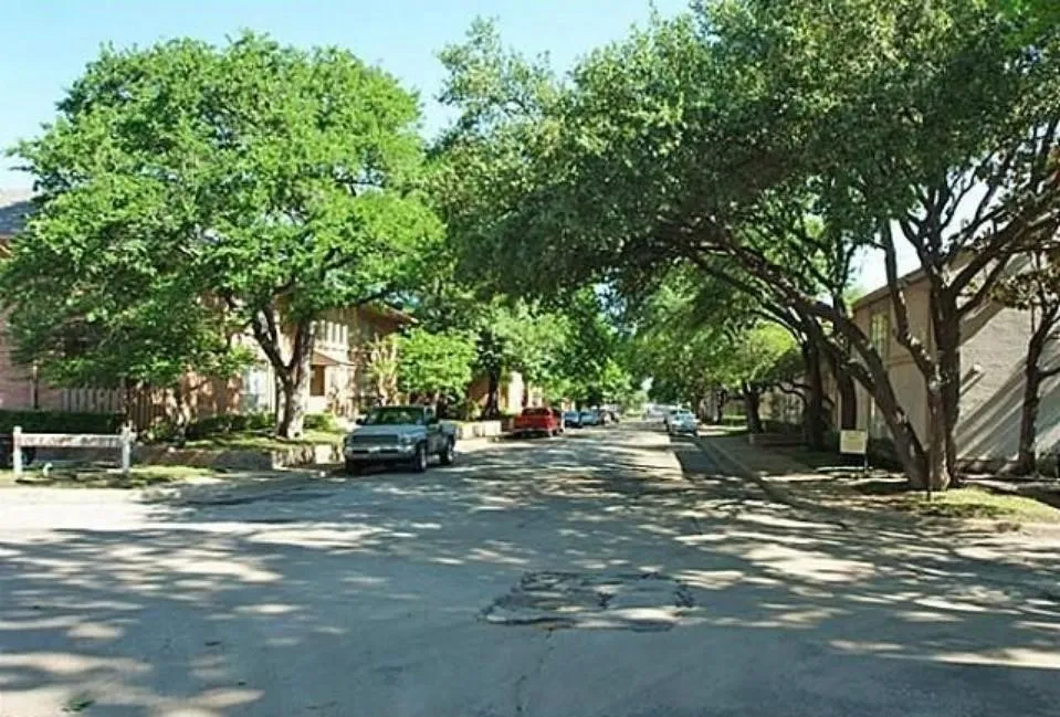 10594 High Hollows Drive #290 Dallas, TX 75230