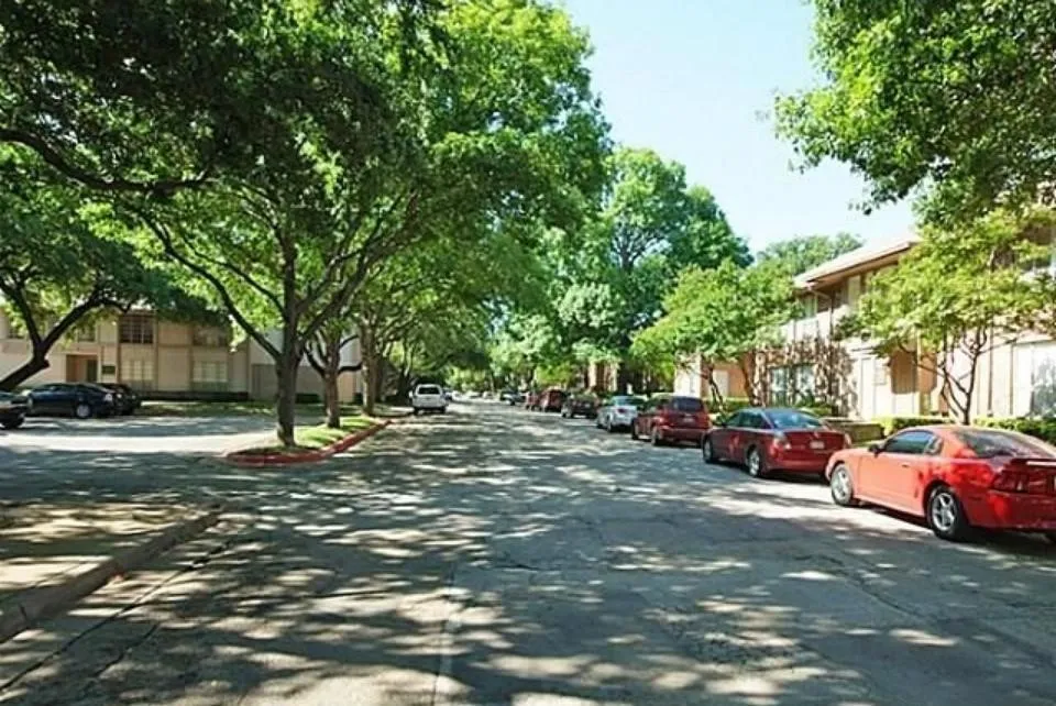 10594 High Hollows Drive #290 Dallas, TX 75230