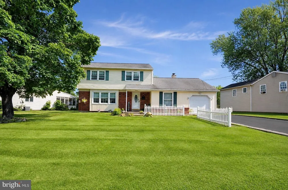 1091 LOG COLLEGE DRIVE Warminster, PA 18974