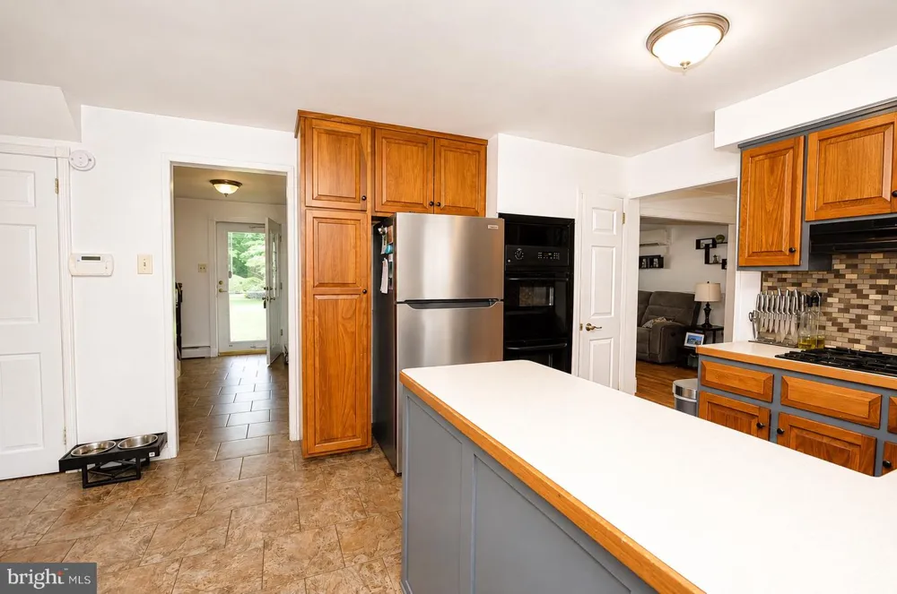 1091 LOG COLLEGE DRIVE Warminster, PA 18974