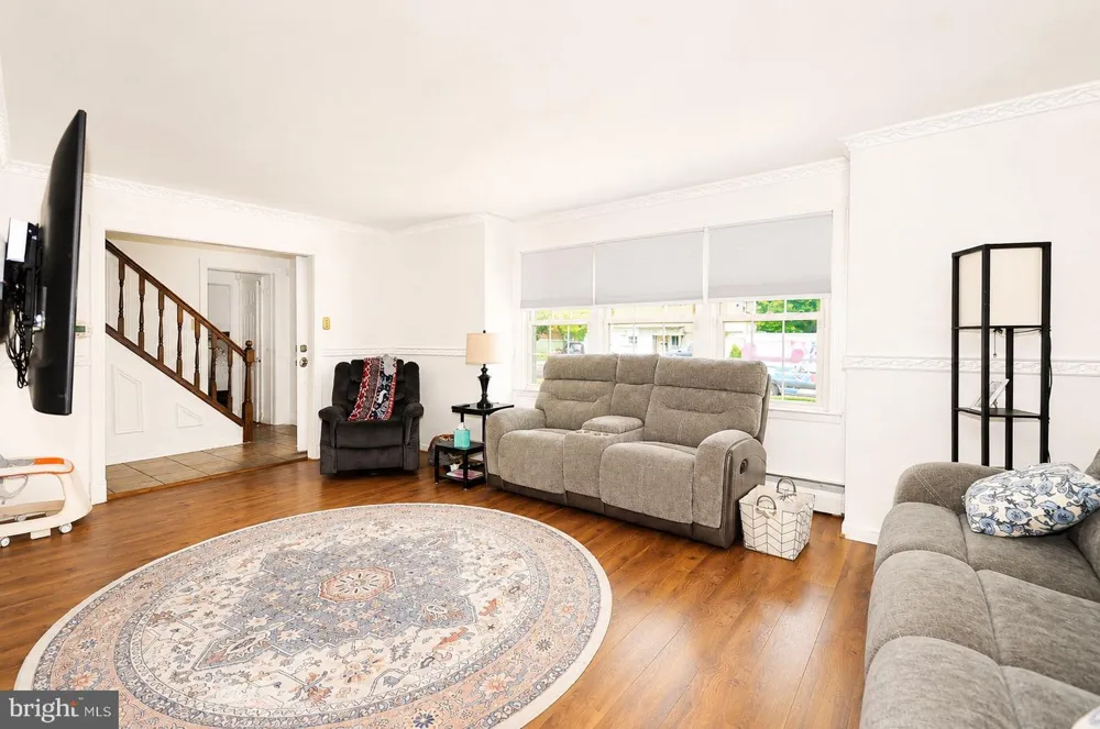 1091 LOG COLLEGE DRIVE Warminster, PA 18974