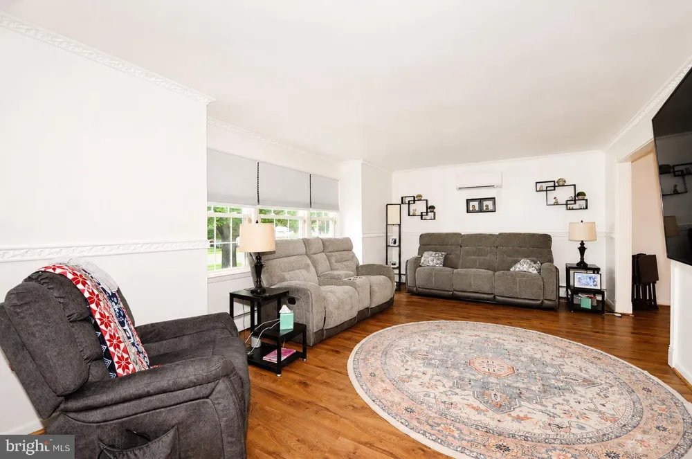 1091 LOG COLLEGE DRIVE Warminster, PA 18974