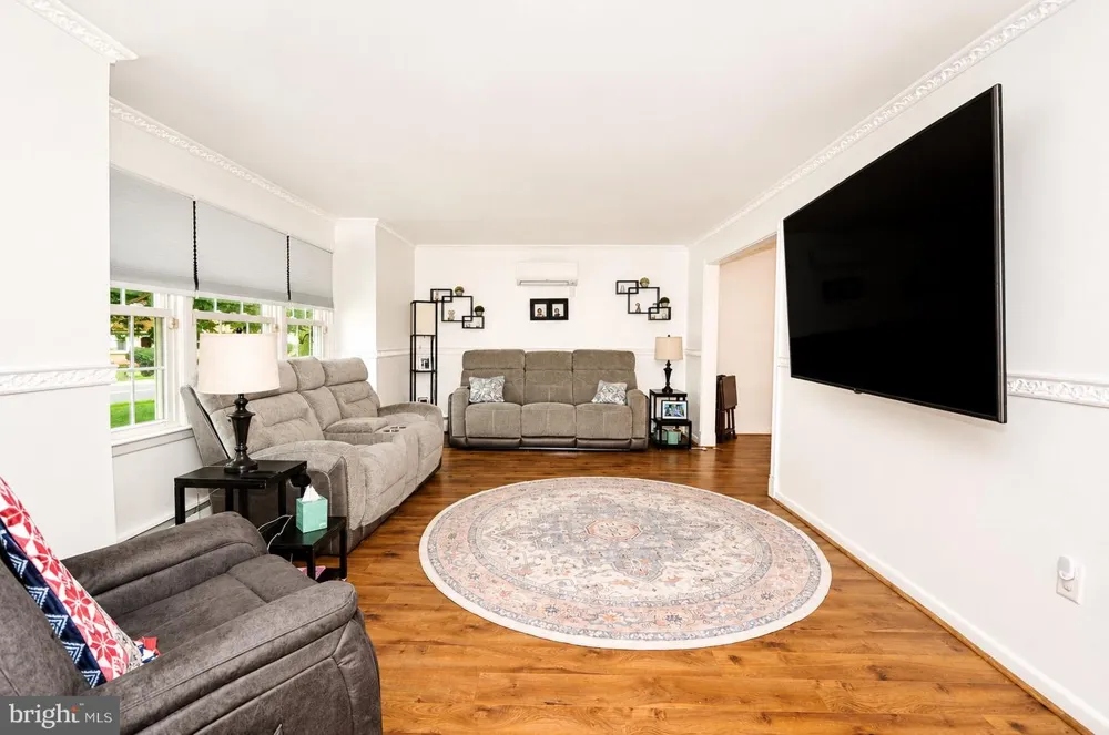 1091 LOG COLLEGE DRIVE Warminster, PA 18974