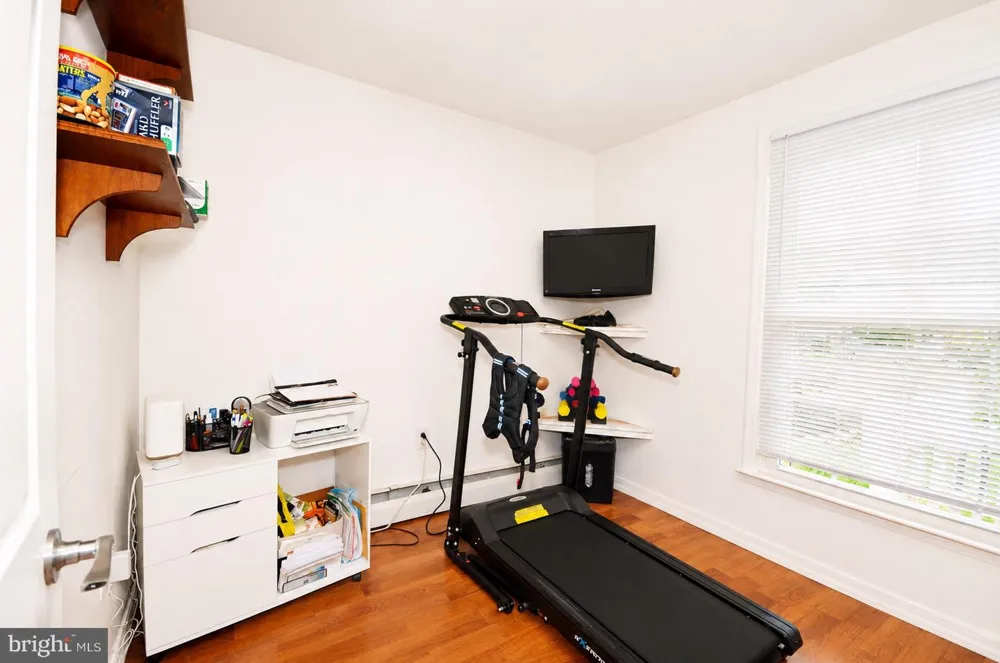 1091 LOG COLLEGE DRIVE Warminster, PA 18974