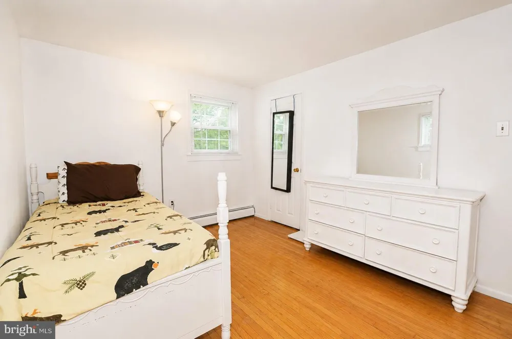 1091 LOG COLLEGE DRIVE Warminster, PA 18974